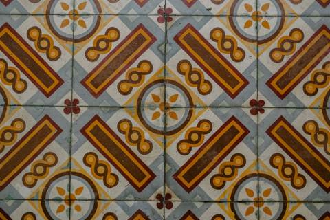 Asbestos Floor Tiles: What Homeowners Should Know About Risks