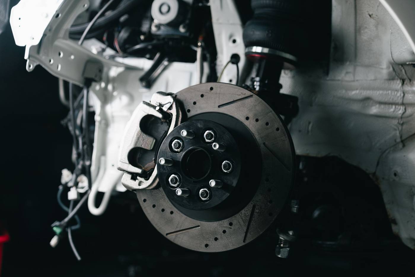 A clear, factual look at why asbestos was used in brake pads, how it exposed mechanics and families to risk, and what has…