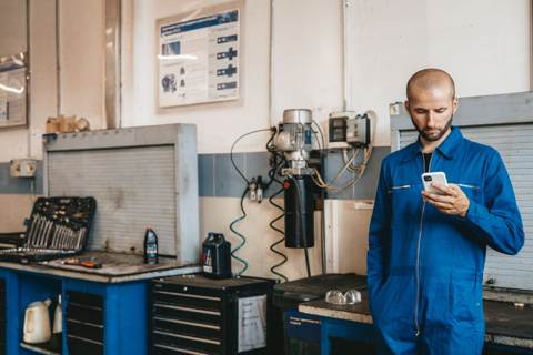 Secondhand Asbestos Exposure: What It Is and Risks